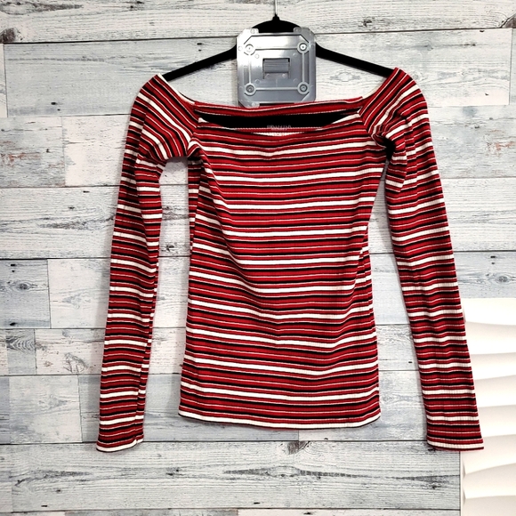 Hollister off-shoulder long sleeve - Picture 1 of 2